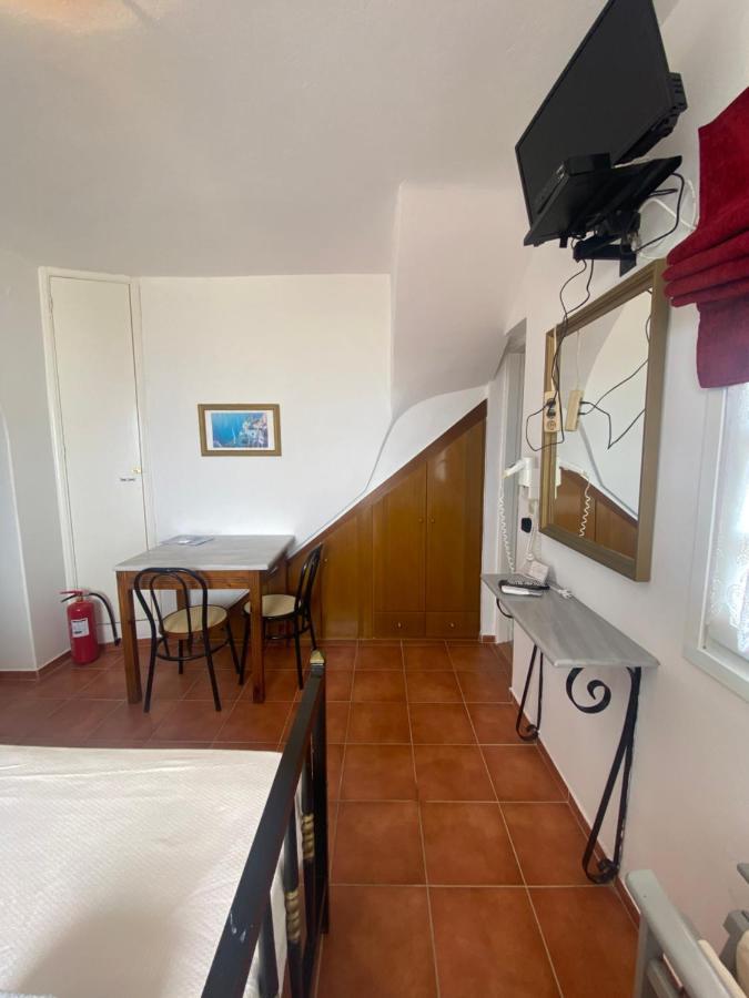 Aeolos Apartments Akrotírion 外观 照片